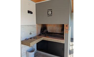 VENTA. Casa de 3 dormitorios - Barrio Las Tardes Roldán.