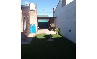 VENDE CASA CON PATIO EN CASILDA