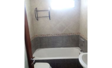 VENTA CASA DE PLANTA ALTA dos dormitorios RUEDA 953. (San Martín), Patio. Terraza exclusiva.