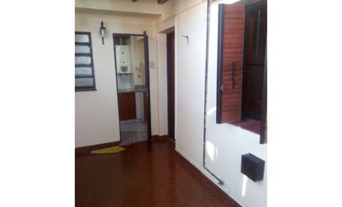 VENTA CASA DE PLANTA ALTA dos dormitorios RUEDA 953. (San Martín), Patio. Terraza exclusiva.