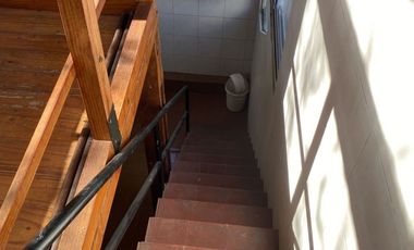 VENTA CASA DE PLANTA ALTA dos dormitorios RUEDA 953. (San Martín), Patio. Terraza exclusiva.