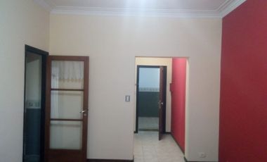 VENTA CASA DE PLANTA ALTA dos dormitorios RUEDA 953. (San Martín), Patio. Terraza exclusiva.