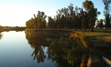 Chacra sobre el rio en barrio privado. RETASADA !!!