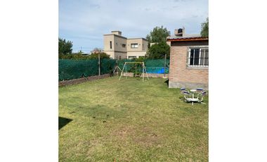 CASA EN VENTA EN ROLDAN. BARRIO LAS ACEQUIAS. FAMATINA 1709. 4 DORMITORIOS. RETASADA USD90.000