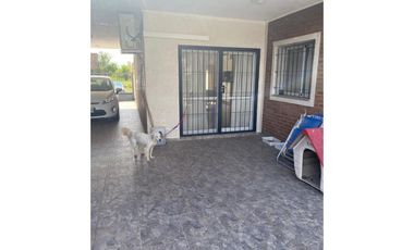 CASA EN VENTA EN ROLDAN. BARRIO LAS ACEQUIAS. FAMATINA 1709. 4 DORMITORIOS. RETASADA USD90.000