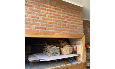 CASA EN VENTA EN ROLDAN. BARRIO LAS ACEQUIAS. FAMATINA 1709. 4 DORMITORIOS. RETASADA USD90.000