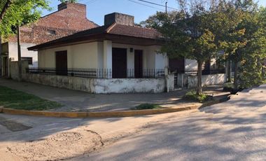 Propiedad ubicada en la esquina de Zenón Videla Dorna y Eva Perón