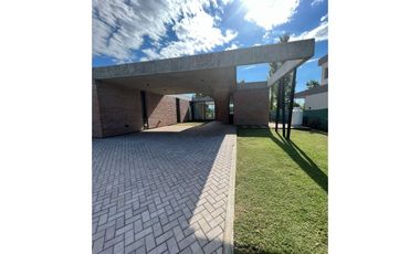 A estrenar en una planta, barrio privado