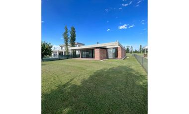 A estrenar en una planta, barrio privado