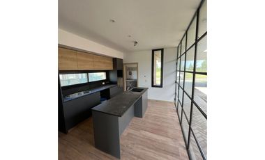 A estrenar en una planta, barrio privado