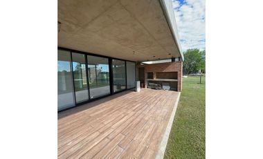 A estrenar en una planta, barrio privado