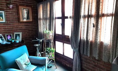 Brown 2321 - Casa 3 Dormitorios - Venta