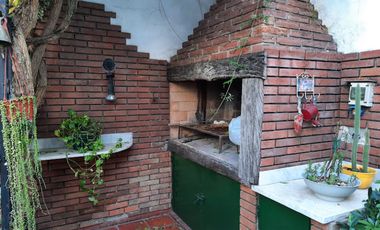 Brown 2321 - Casa 3 Dormitorios - Venta