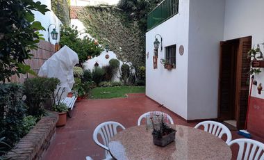 Brown 2321 - Casa 3 Dormitorios - Venta