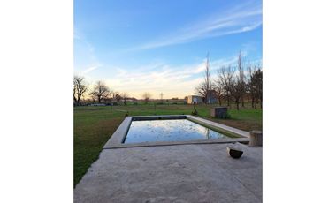 VENTA IMPORTANTE CASA DOS DORMITORIOS IBARLUCEA CON AMPLIO TERRENO