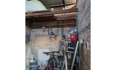 VENTA IMPORTANTE CASA DOS DORMITORIOS IBARLUCEA CON AMPLIO TERRENO