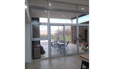 VENTA IMPORTANTE CASA DOS DORMITORIOS IBARLUCEA CON AMPLIO TERRENO