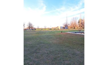 VENTA IMPORTANTE CASA DOS DORMITORIOS IBARLUCEA CON AMPLIO TERRENO