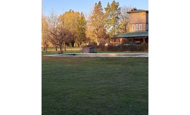 VENTA IMPORTANTE CASA DOS DORMITORIOS IBARLUCEA CON AMPLIO TERRENO