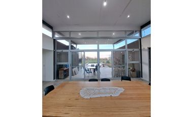 VENTA IMPORTANTE CASA DOS DORMITORIOS IBARLUCEA CON AMPLIO TERRENO