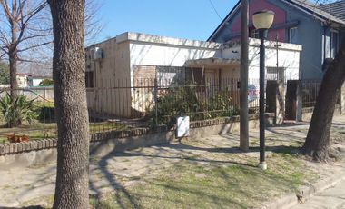 VENDE CASA CON AMPLIO TERRENO EN SOLDINI