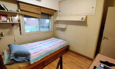 Casa 6 ambientes con fondo y piscina