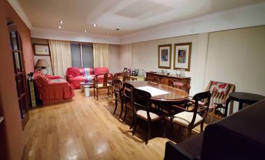 Casa 6 ambientes con fondo y piscina