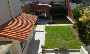 Casa 6 ambientes con fondo y piscina