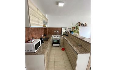 VENTA DÚPLEX 2 DORMITORIOS MAS COCHERA