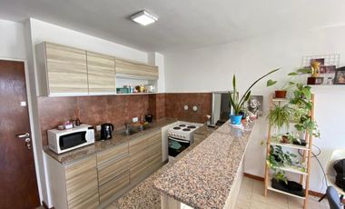 VENTA DÚPLEX 2 DORMITORIOS MAS COCHERA