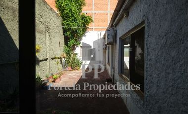 CASA SOBRE LOTE PROPIO 10X33