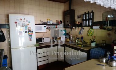CASA SOBRE LOTE PROPIO 10X33