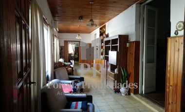 CASA SOBRE LOTE PROPIO 10X33