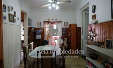 CASA SOBRE LOTE PROPIO 10X33