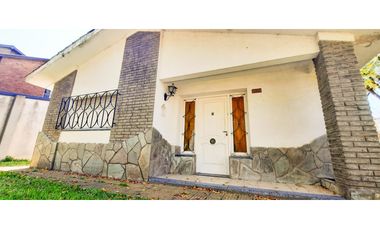 Casa céntrica en Funes