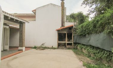 Casa en barrio Fisherton, sobre Av. Córdoba. (Ideal comercial)