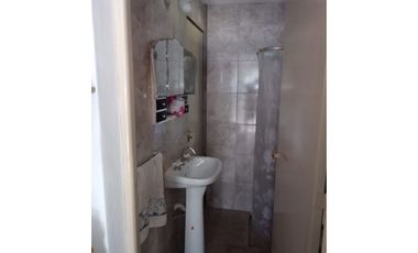 BARRIO TANGO CASITA SOBRE 3 LOTES