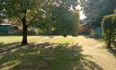 BARRIO TANGO CASITA SOBRE 3 LOTES