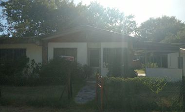 BARRIO TANGO CASITA SOBRE 3 LOTES