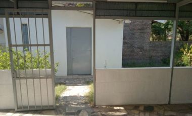 BARRIO TANGO CASITA SOBRE 3 LOTES