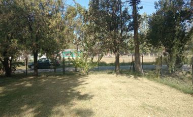 BARRIO TANGO CASITA SOBRE 3 LOTES
