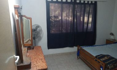 BARRIO TANGO CASITA SOBRE 3 LOTES