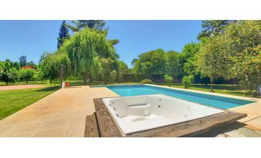 Casa quinta imponente en Funes