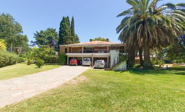 Casa quinta imponente en Funes