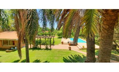 Casa quinta imponente en Funes