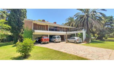 Casa quinta imponente en Funes