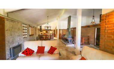 Casa quinta imponente en Funes