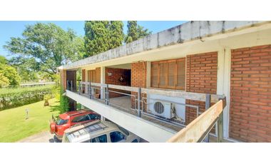 Casa quinta imponente en Funes