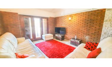 Casa quinta imponente en Funes