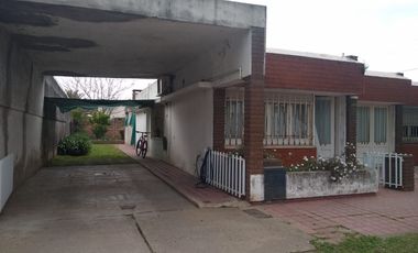 CASA  EN ACEBAL